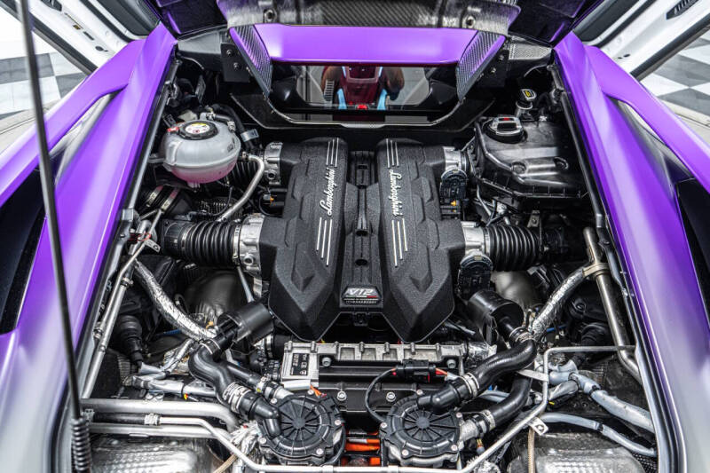 2025 Lamborghini Revuelto