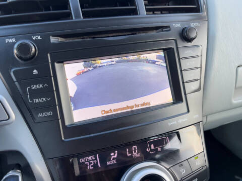 2014 Toyota Prius v Three