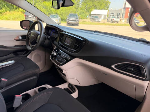 2017 Chrysler Pacifica Touring