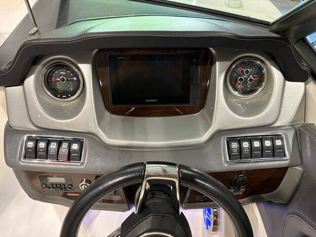 2018 Chaparral 244
