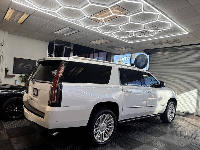 2017 Cadillac Escalade ESV Platinum