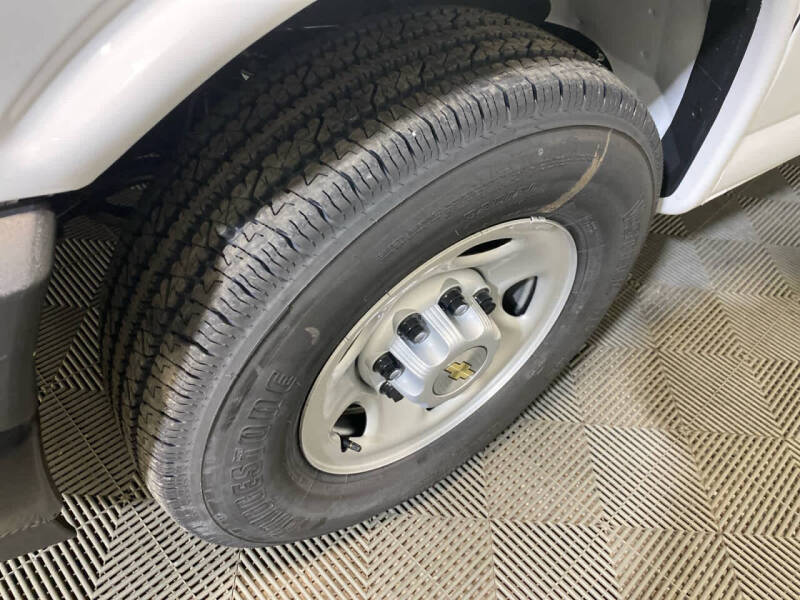 2025 Chevrolet Express 2500