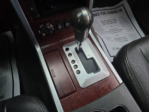 2011 Nissan Pathfinder LE