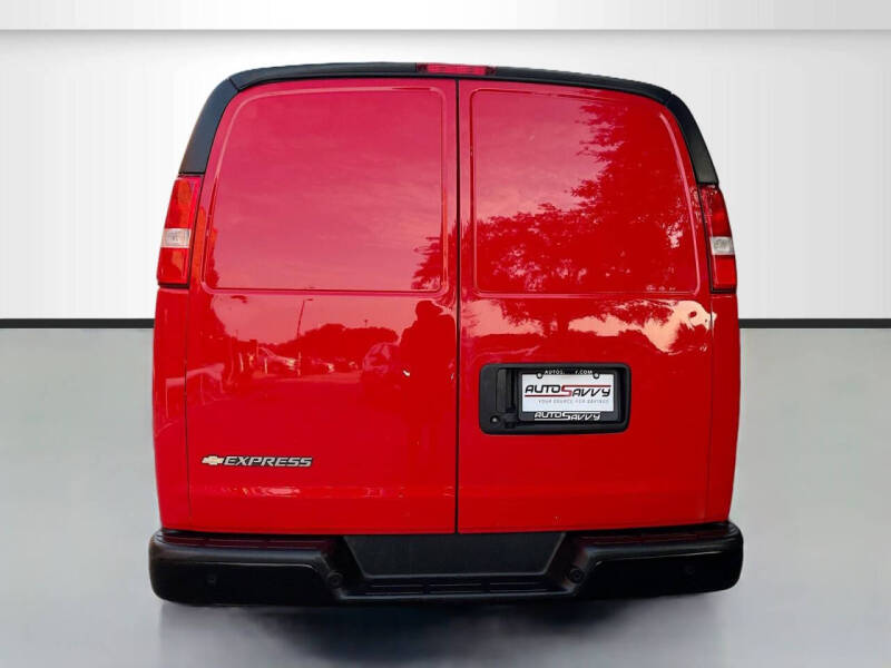2024 Chevrolet Express 2500
