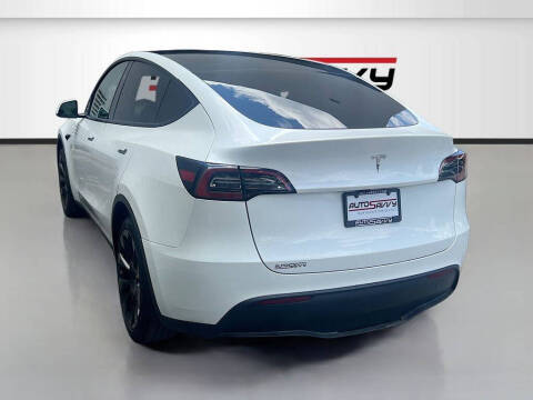 2025 Tesla Model Y Long Range