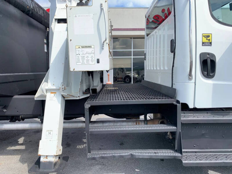 2015 Freightliner M2 106