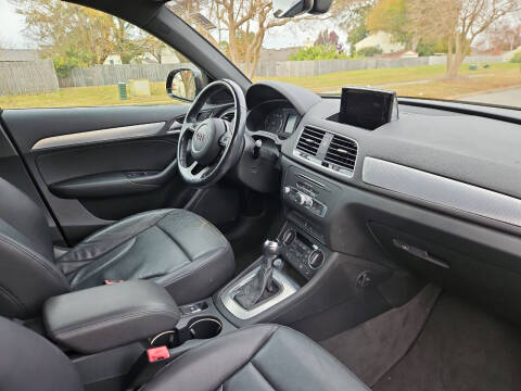 2017 Audi Q3 2.0T Premium Plus