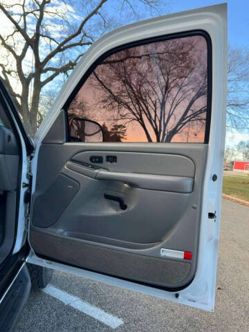 2005 Chevrolet Suburban 2500 LT