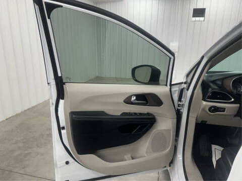 2020 Chrysler Voyager LXi