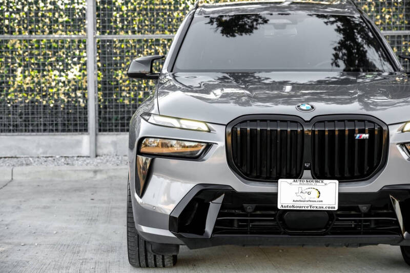 2023 BMW X7 M60i