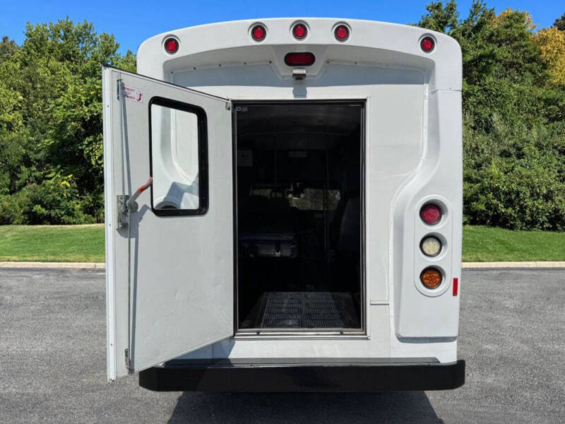 2014 Ford E-Series Cutaway Base - Photo 10