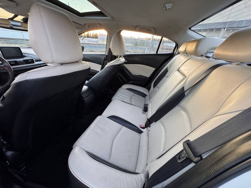 2015 Mazda MAZDA3 s Grand Touring