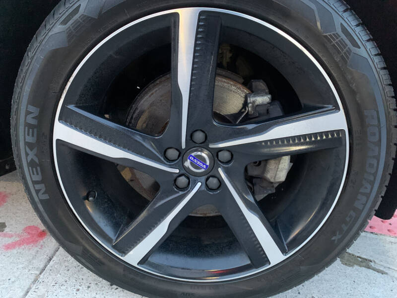 2016 Volvo XC60 T6 Drive-E R-Design