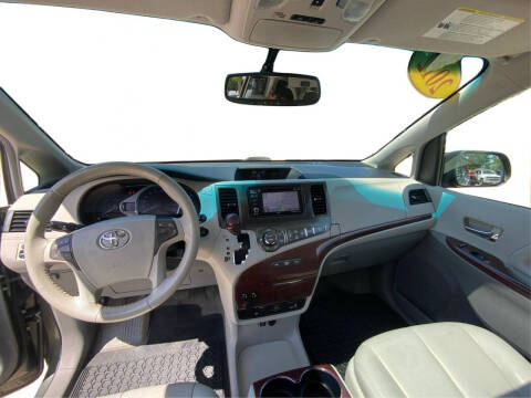 2012 Toyota Sienna