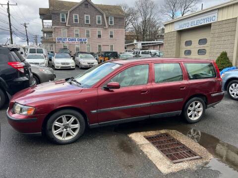2004 Volvo V70 for sale at ERNIE'S AUTO in Waterbury CT