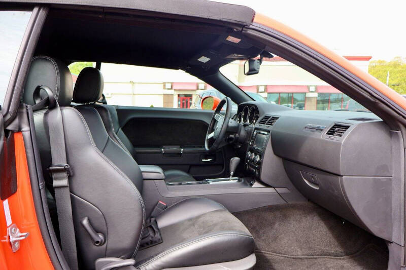 2008 Dodge Challenger SRT8