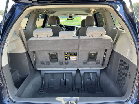 2020 Toyota Sienna LE 7-Passenger
