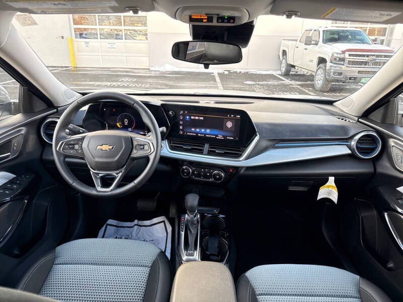 2025 Chevrolet Trax LT