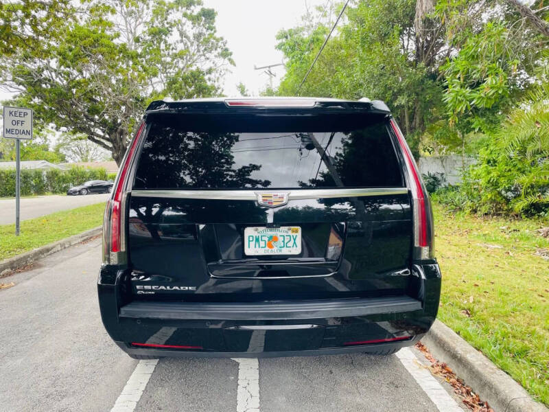 2017 Cadillac Escalade Luxury