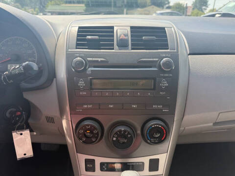 2011 Toyota Corolla LE