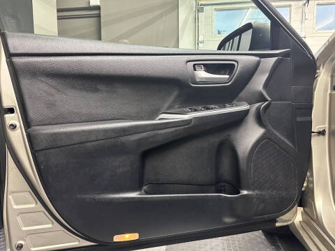 2015 Toyota Camry SE