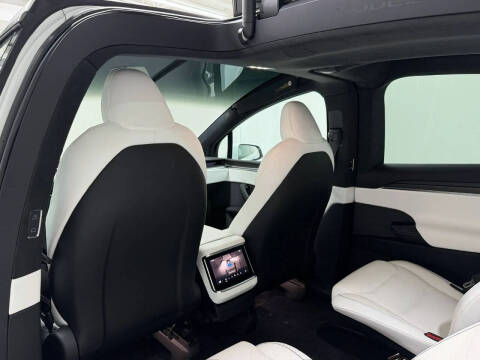 2022 Tesla Model X Plaid