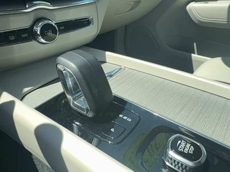 2023 Volvo XC60 B5 Plus Bright Theme