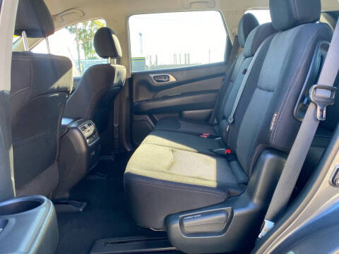 2019 Nissan Pathfinder S