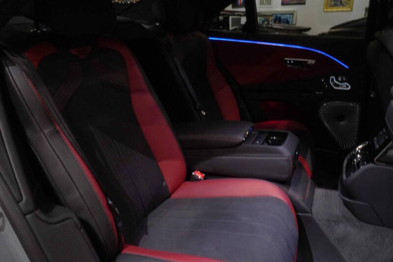 2023 Bentley Flying Spur V8