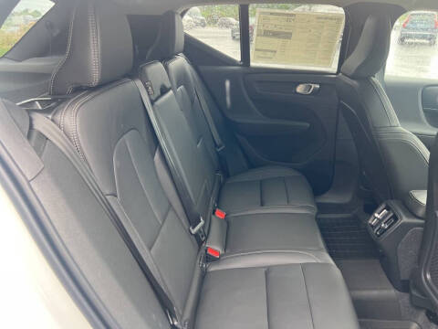 2026 Volvo XC40 B5 Core