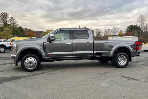 2023 Ford F-450 Super Duty Lariat