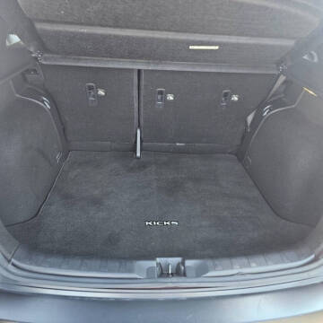 2020 Nissan Kicks SR