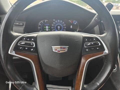 2017 Cadillac Escalade Luxury