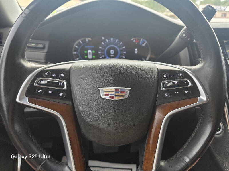 2017 Cadillac Escalade Luxury