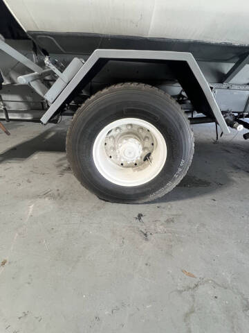 1984 Mack MS250P