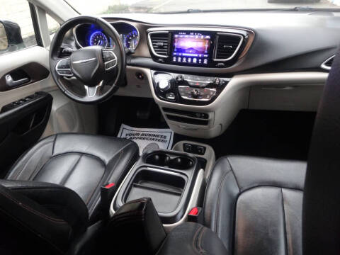 2017 Chrysler Pacifica Touring-L