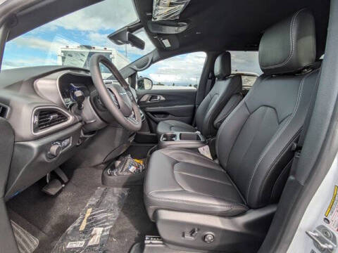 2026 Chrysler Voyager LX