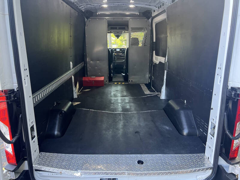 2022 Ford Transit 250