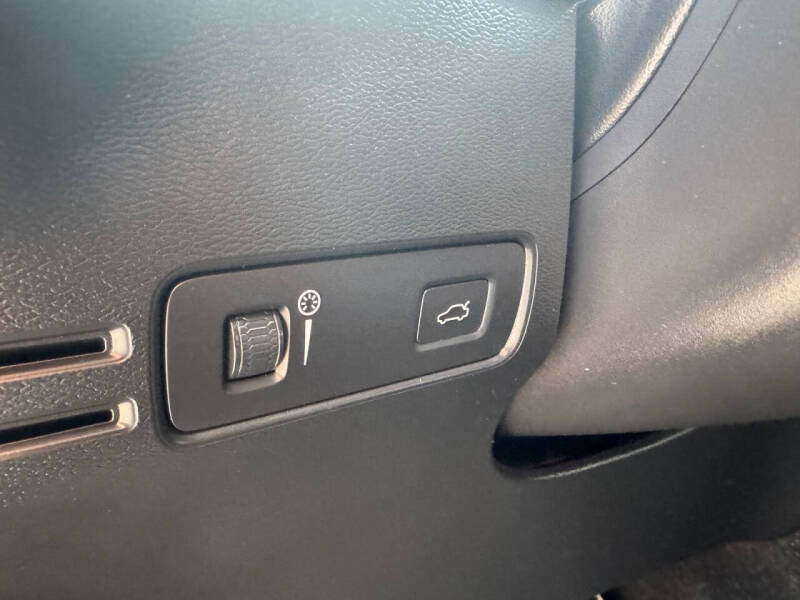 2019 Volvo XC40 T5 R-Design