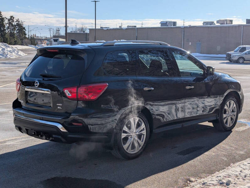 2019 Nissan Pathfinder SL