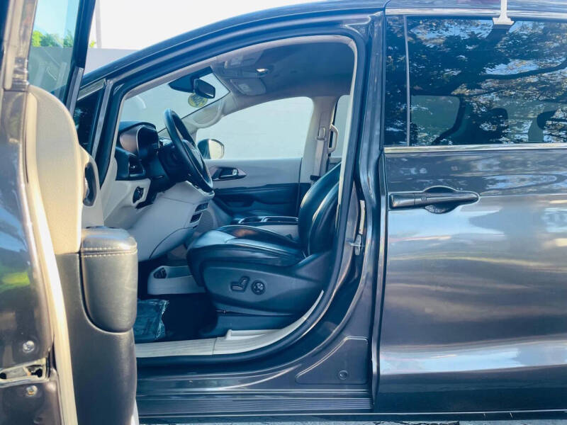 2021 Chrysler Voyager LXi