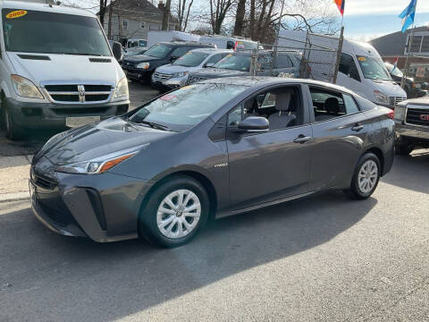 2022 Toyota Prius LE