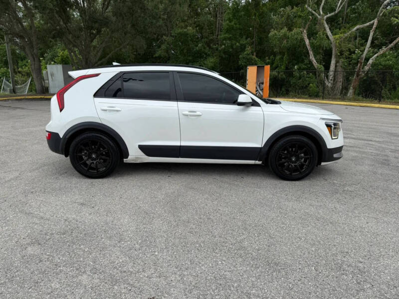 2024 Kia Niro LX