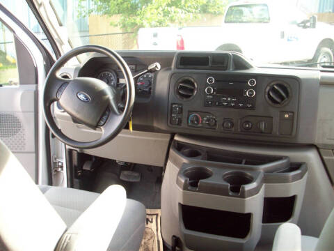 2009 Ford E-Series E-150 XLT