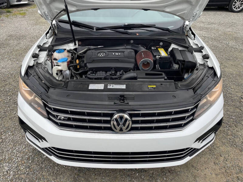 2017 Volkswagen Passat 1.8T R-Line