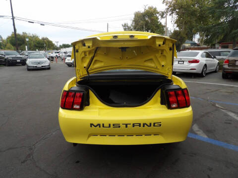 2003 Ford Mustang Premium