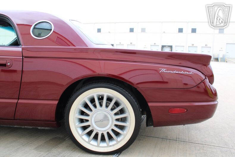 2004 Ford Thunderbird Deluxe
