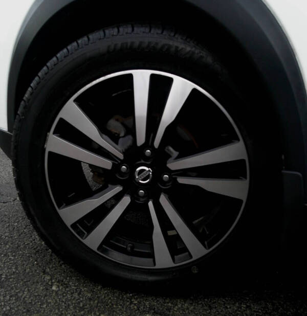 2019 Nissan Kicks SR