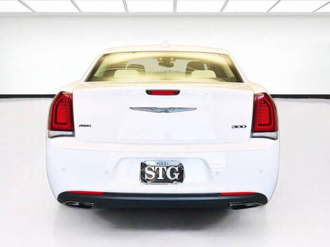 2023 Chrysler 300 Touring L