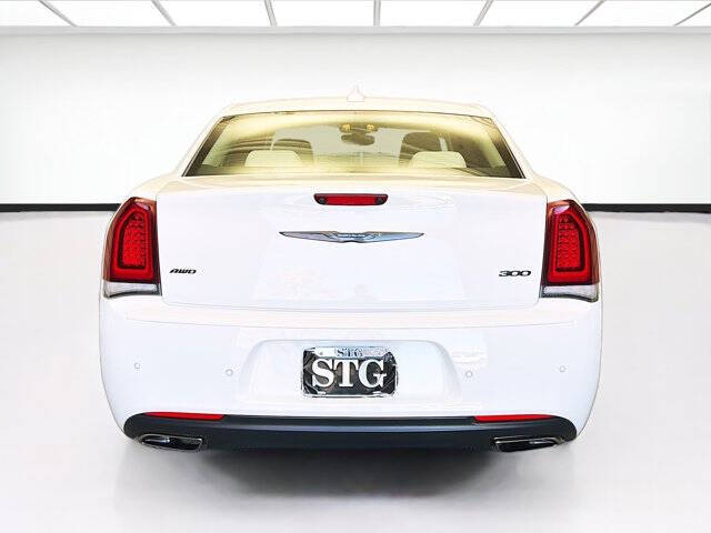 2023 Chrysler 300 Touring L